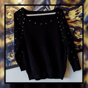 ⚪ attention Acrylic Pullover w/Stud & Pearl Detail